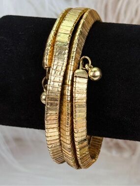 Vintage Gold Tone Triple Wrap Coil Bracelet Adjustable Ribbed Statement
